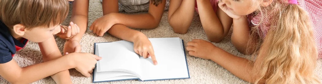 children reading together